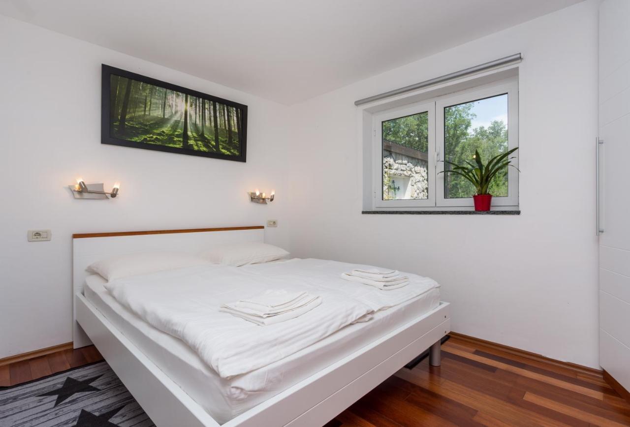 Molnar Resort Apartment Sergej Brzac Bagian luar foto